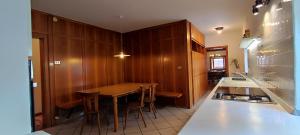 Große Wohnung mit Garagenparkplatz