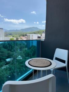 Brașov View - Apartament modern cu balcon panoramic și lumină naturală cu vedere către oraș și munte