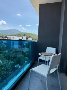 Brașov View - Apartament modern cu balcon panoramic și lumină naturală cu vedere către oraș și munte