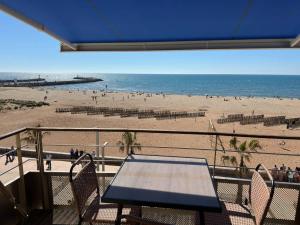 Appartements Valras-Loc - Front de Mer avec Vue Superbe : Appartement