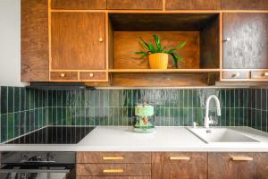 TERRA Design - Award-Winning Apartment - by Flat Manager