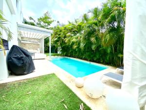 Luxury Villa Pool and BBQ in San Juan Lakes Los Colales RD