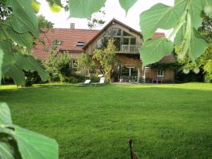 Maisons de vacances Holiday Home in Auvergne with Roofed Garden and Terrace : photos des chambres