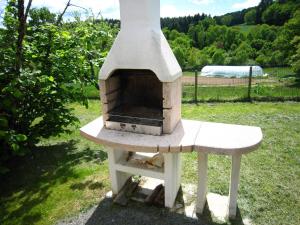 Maisons de vacances Holiday Home in Auvergne with Roofed Garden and Terrace : photos des chambres