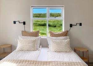 Lindarhóll Guesthouse