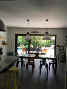 Villas VILLA AU COEUR des VIGNOBLES GRAND CRUS DE PESSAC-LEOGNAN : photos des chambres