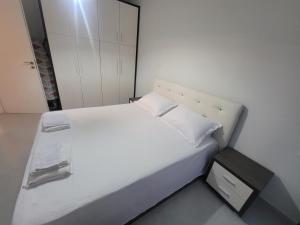 Henris Beach Apartments Vlore