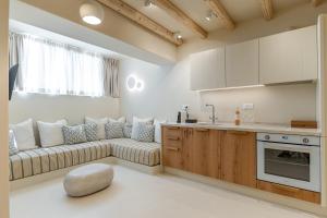 Deluxe Semi-Basement Apartment room in Antony Suites (Adults Only)