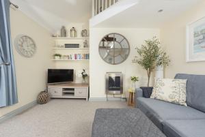 Bessie Ellens Cottage - 1 Pet Welcome - Central Location - Free WiFi