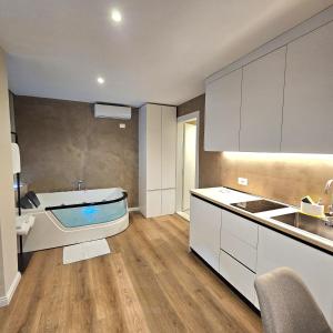 JACUZZI LIVING TIRANA center 3