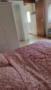 Maisons de vacances Une petite maison dans un quartier calme dans la zone verte proximite tous commerces : photos des chambres