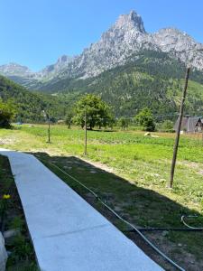 BUJTINA IZET SELIMAj