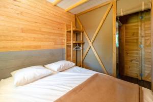 Campings Lodge 4 - Domaine Des Landes : photos des chambres