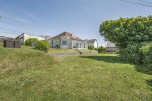 Sea View Home in lovely Ogmore-by-Sea
