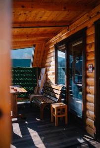 Sicevacka Bajka log cabin in a nature park