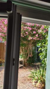 Maisons de vacances Une petite maison dans un quartier calme dans la zone verte proximite tous commerces : photos des chambres