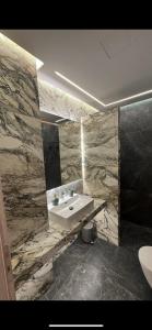 Lush Studio Apartment