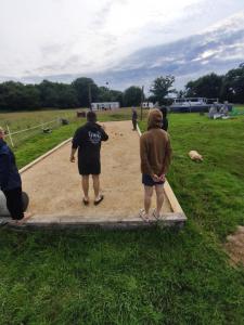 Campings Pepere, bus amenage dans camping a la ferme : photos des chambres