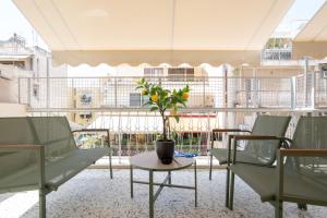 RoomsByRamez -Chill Bright Stay- -Central Athens-