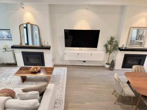 Essence of DC Vibrant Shaw Parking x 2