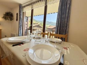 Studio cabine à 700m de Praz-Sur-Arly, navettes gratuites, parking, wifi et ménage inclus - FR-1-603-4