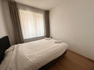 Modern 2 Bedroom Apartment for 6 - City Center