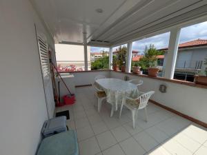 Versilia - Appartamento Con Terrazzo