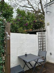 Cottage, private terrace in La Rochelle