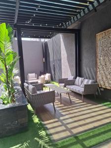 Modern Beautiful 1 Br apartment!