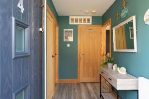 Coastal Retreat with Hot Tub Walk to Beach