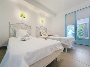 2-bedroom apartment – sleeps 4 – Sea view