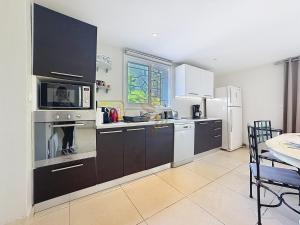 2-bedroom apartment – sleeps 4 – Sea view