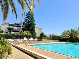 Quiet Flat with view and Swimming pool