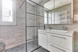 Maison de 3 chambres et un salon sur les quais de Seine proche de Paris