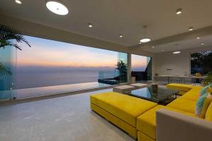 Villa Ray, worldclass sea views, rooftop, breakfast full service, private dining service, Chaweng Noi