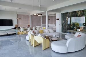Villa Ray, worldclass sea views, rooftop, breakfast full service, private dining service, Chaweng Noi