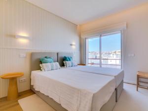 Penthouse T4 com Vista Mar em Quarteira