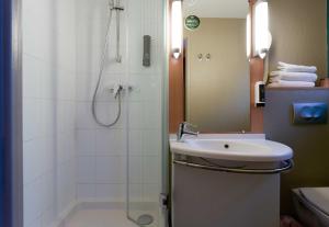 Hotels B&B HOTEL Reims Centre Erlon : photos des chambres