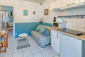 Nid Douillet Entre Plage Et Port