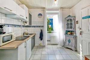 Nid Douillet Entre Plage Et Port