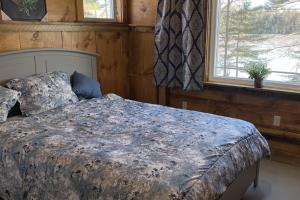 Hunt Acres Grey Cottage