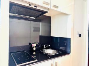 Twin Bed, Studio Room room in Hawthorn Suites by Wyndham Abu Dhabi City Center