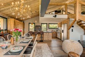 Chalet Papillon - Alpes Travel - Detached Chalet - Les Praz - Sleeps 8-10