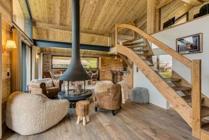 Chalet Papillon - Alpes Travel - Detached Chalet - Les Praz - Sleeps 8-10