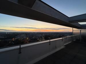 Appartements La-Haut! Studio Plein Sud Terrasse : photos des chambres