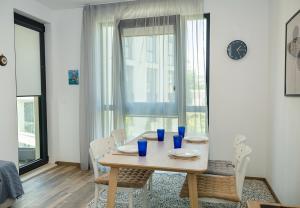 Modern 2-Bedroom Flat with Balcony in Azur Premium by Flat mаnаger