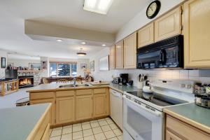 Tyra Stream 234 by Ski Country Resorts