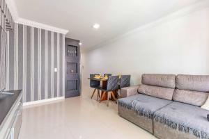 Apto em Bombas: Confortável e Econômico