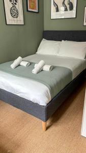 Waterloo Apartment - by Brighton Holiday Lets