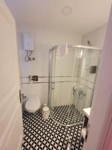 Paris Alaçatı Butik Otel